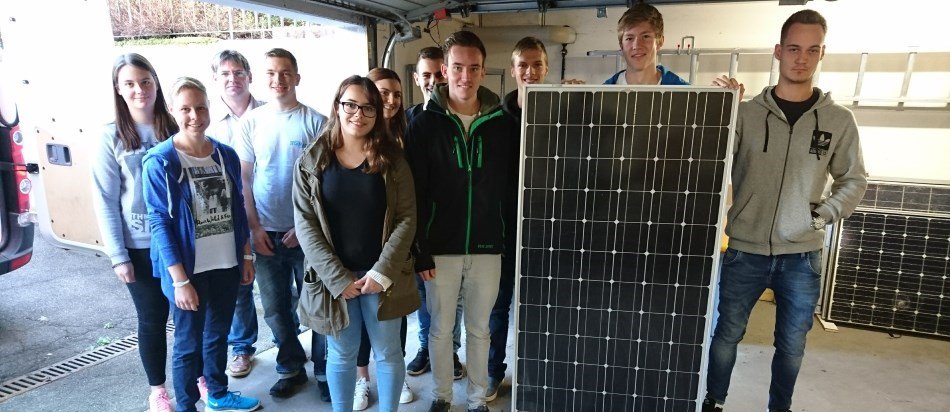 Technisches Gymnasium Balingen: Techmaster spendet Photovoltaik-Module