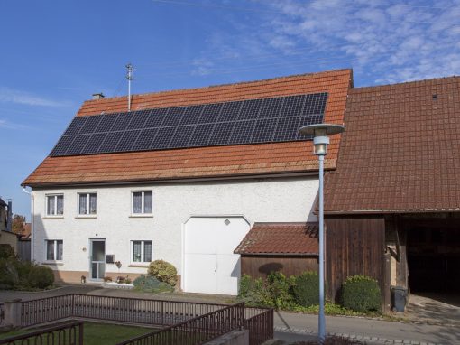 Energetische Sanierung mit Photovoltaikanlage und Wärmepumpe in Bisingen