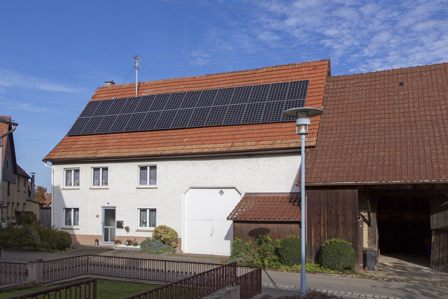 Energetische Sanierung mit Photovoltaikanlage und Wärmepumpe in Bisingen