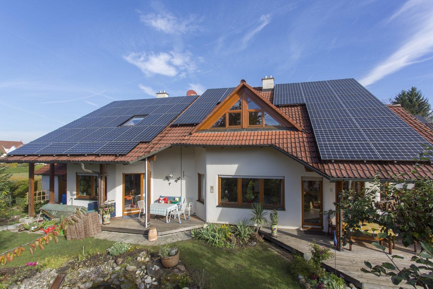 Doppelhaus mit Photovoltaikanlagen, Wärmepumpen und Stromspeicher in Bisingen