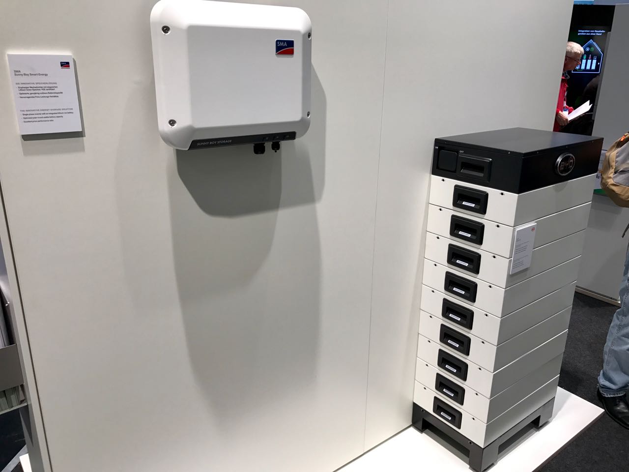 Der BYD Hochvolt-Stromspeicher B-Box HV auf der Intersolar 2017