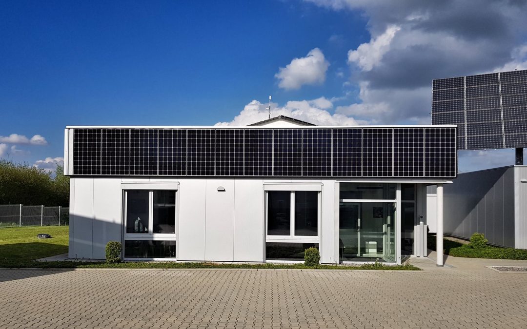 TECHMASTER Power Railing - Solar-Balkongeländer mit LG Solar-Modulen in Hechingen