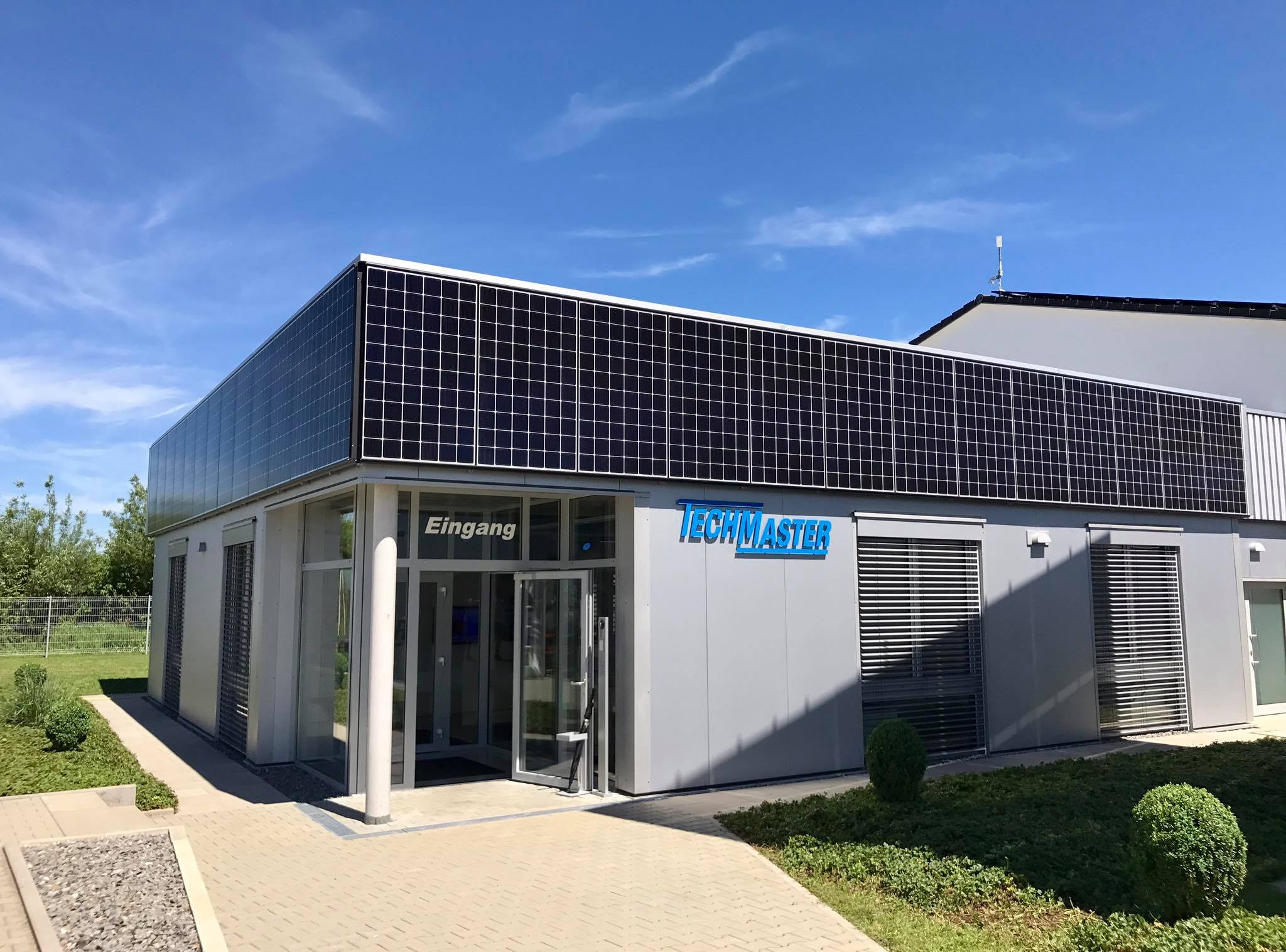 TECHMASTER Power Railing - Solar-Balkongeländer mit LG Solar-Modulen in Hechingen