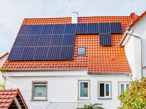 Photovoltaikanlage auf steilem Dach in Gomaringen